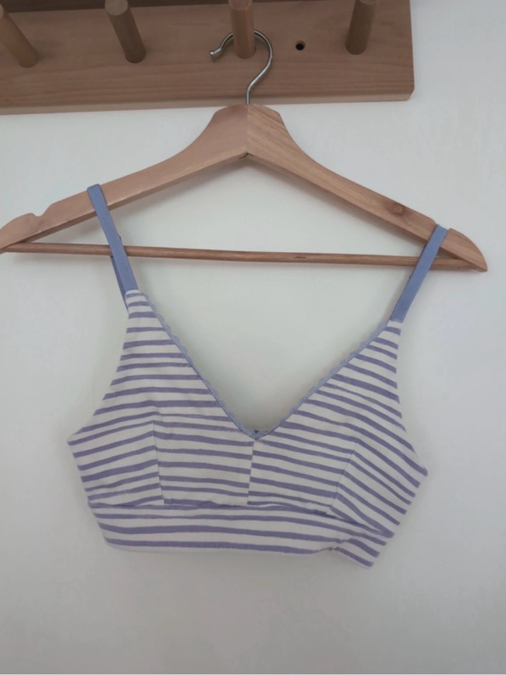 ‼️EUC: Pact Organic Lavender Striped Lace Bralette- XS - Picture 2 of 4